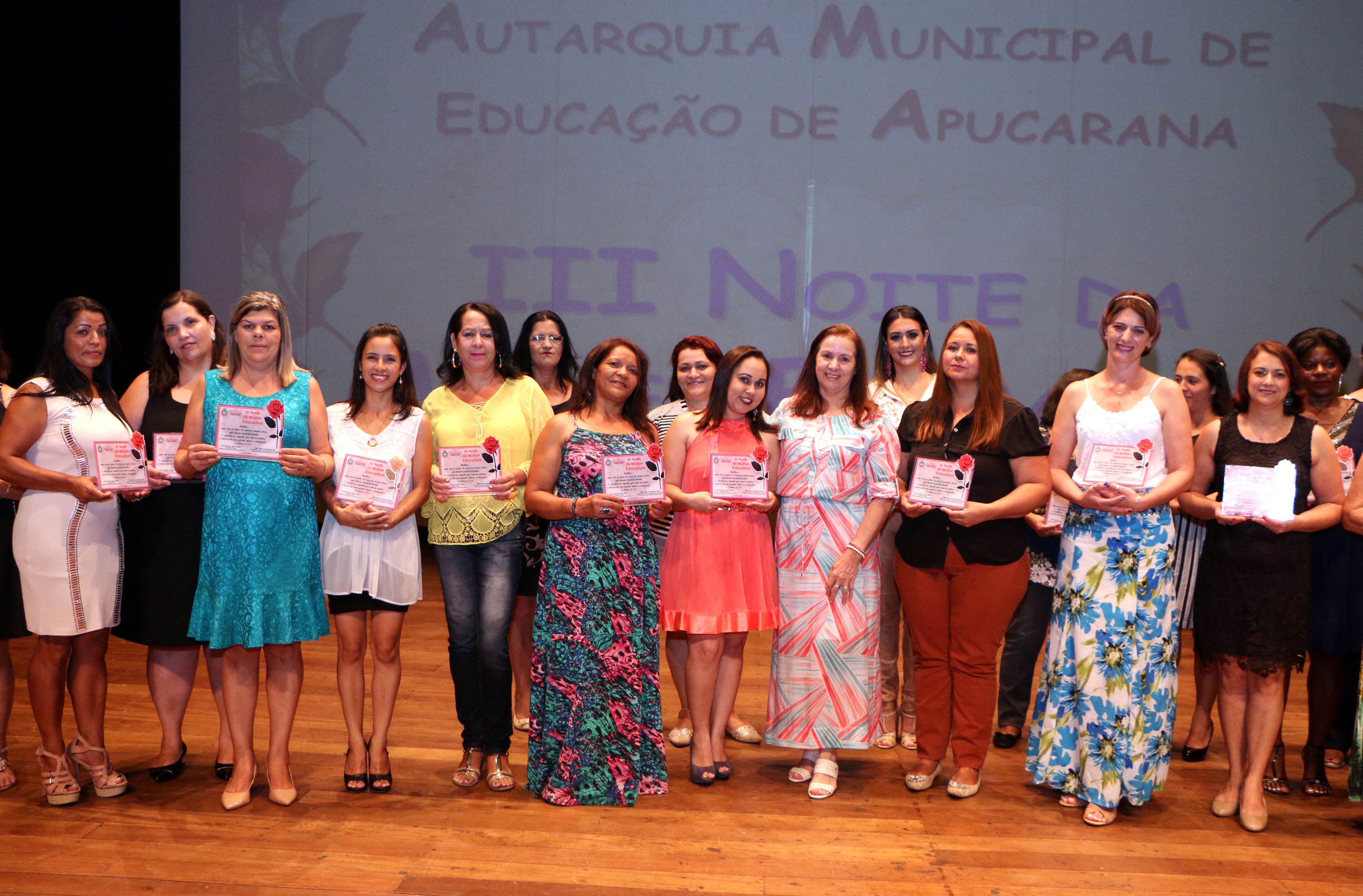 Educadoras são homenageadas pelo Dia da Mulher