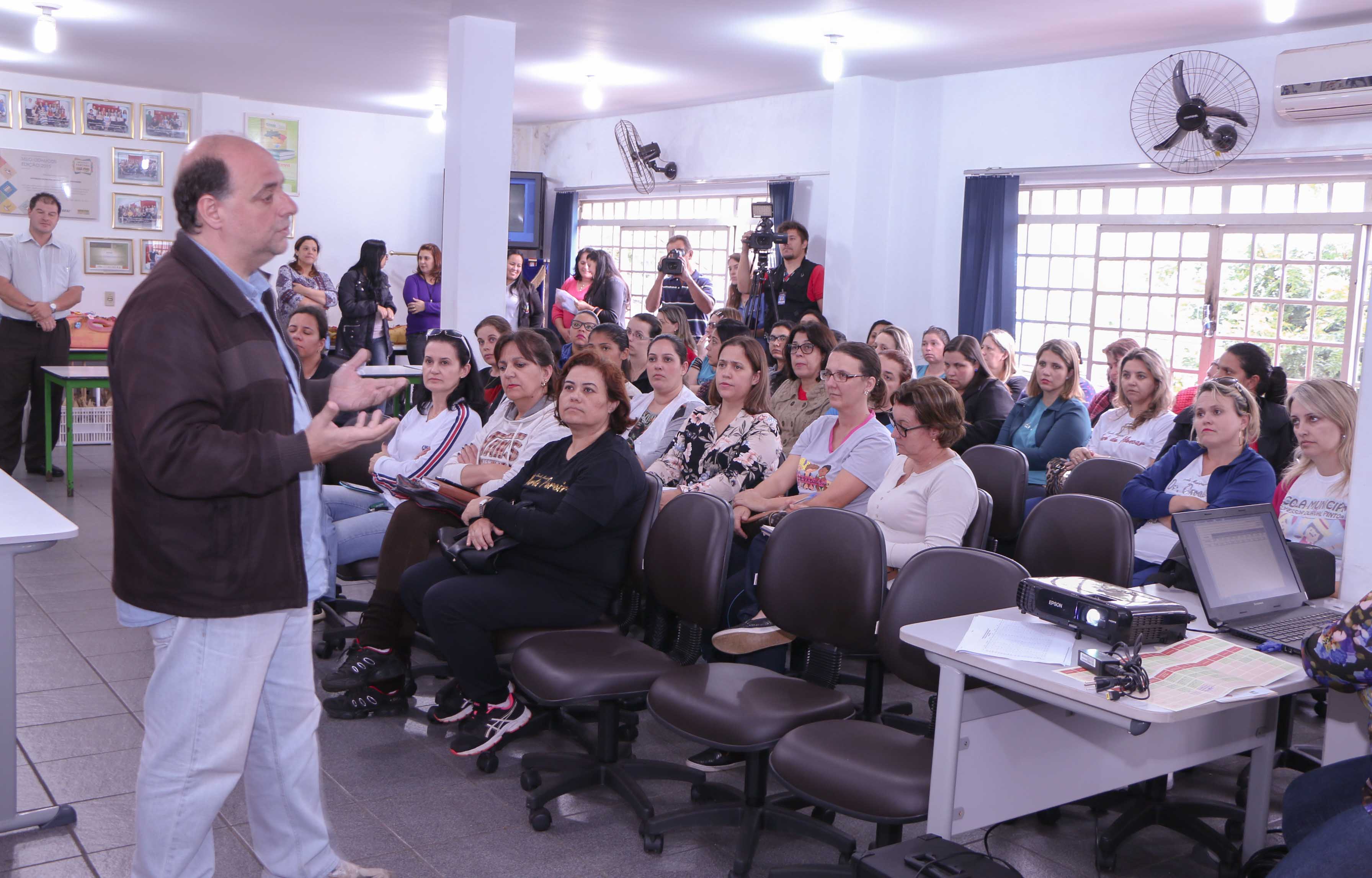 Vacinação contra a gripe ganha reforço da Educação