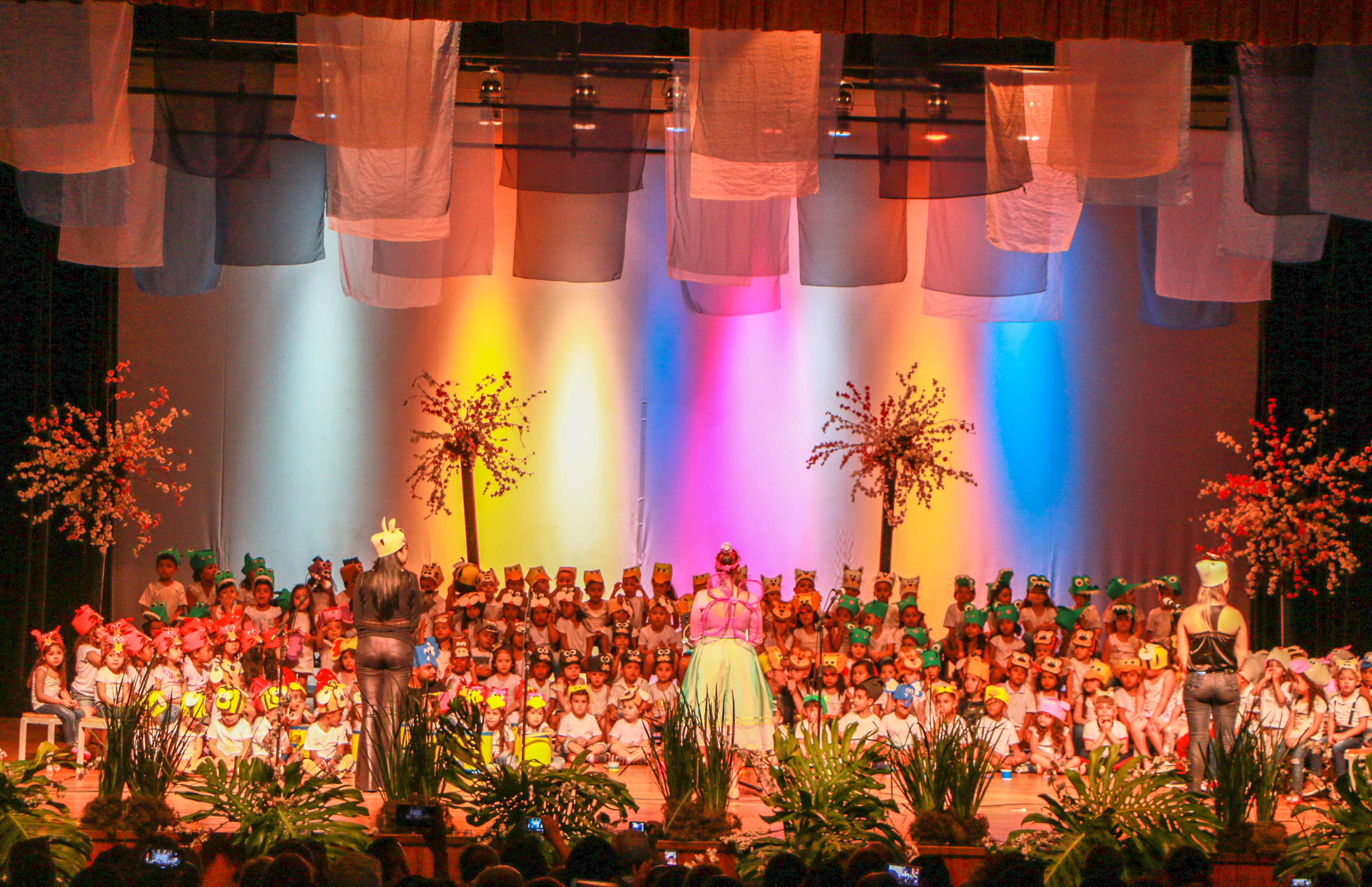 Educação Infantil encanta público com apresentação de musical