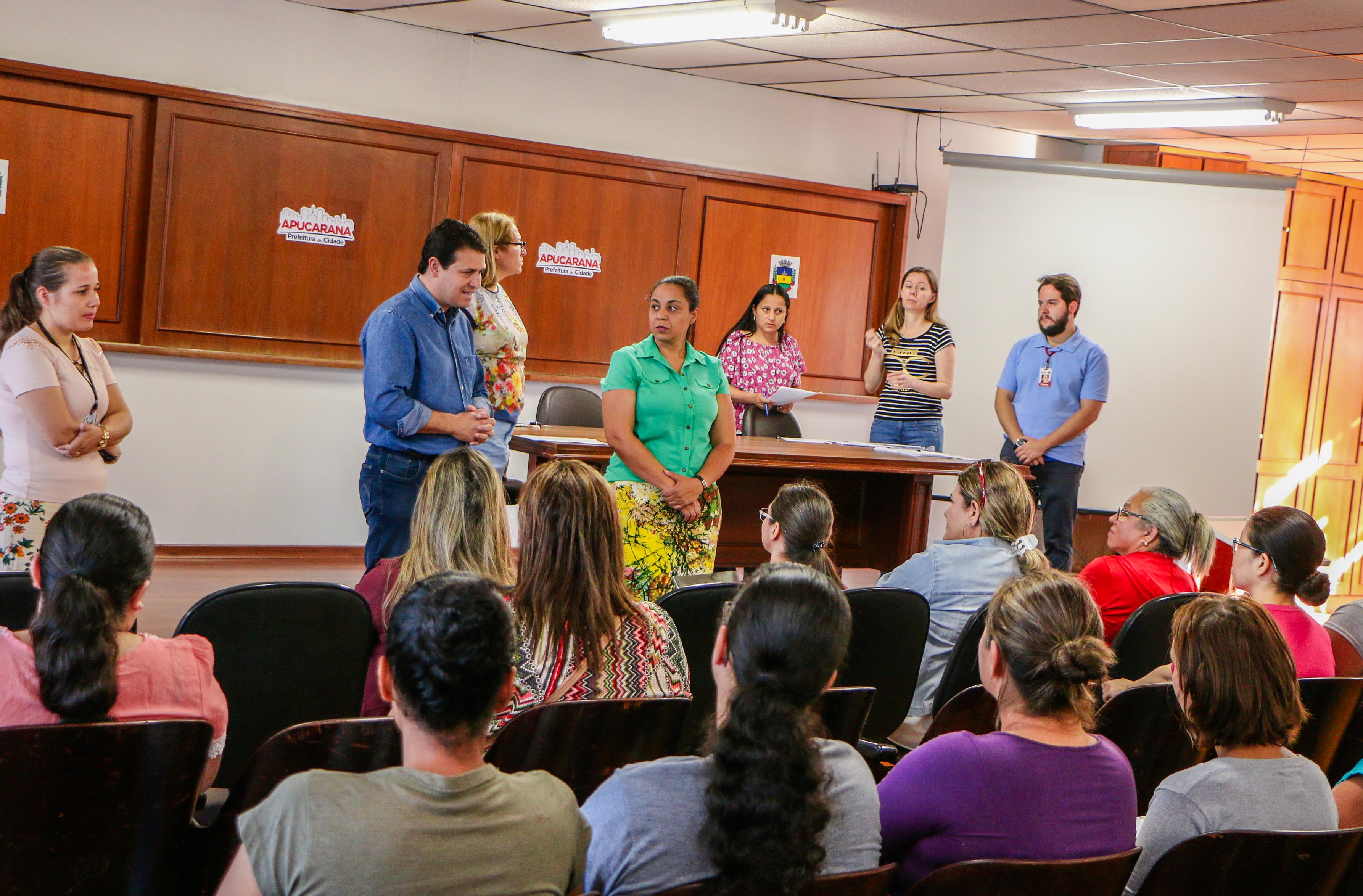 Convocados em concurso público se apresentam para suprir vagas