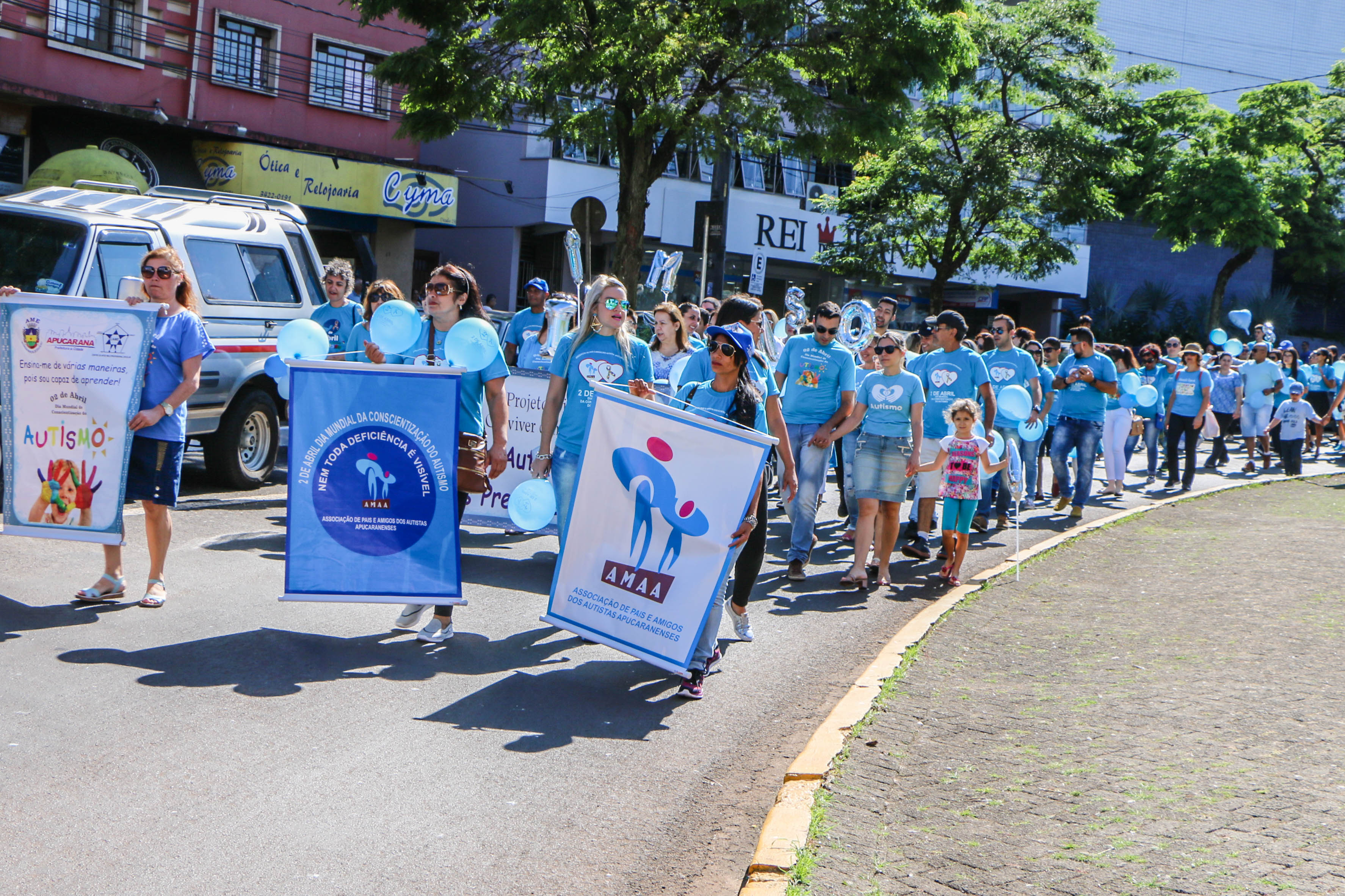 Dia do Autista é comemorado com caminhada de conscientização