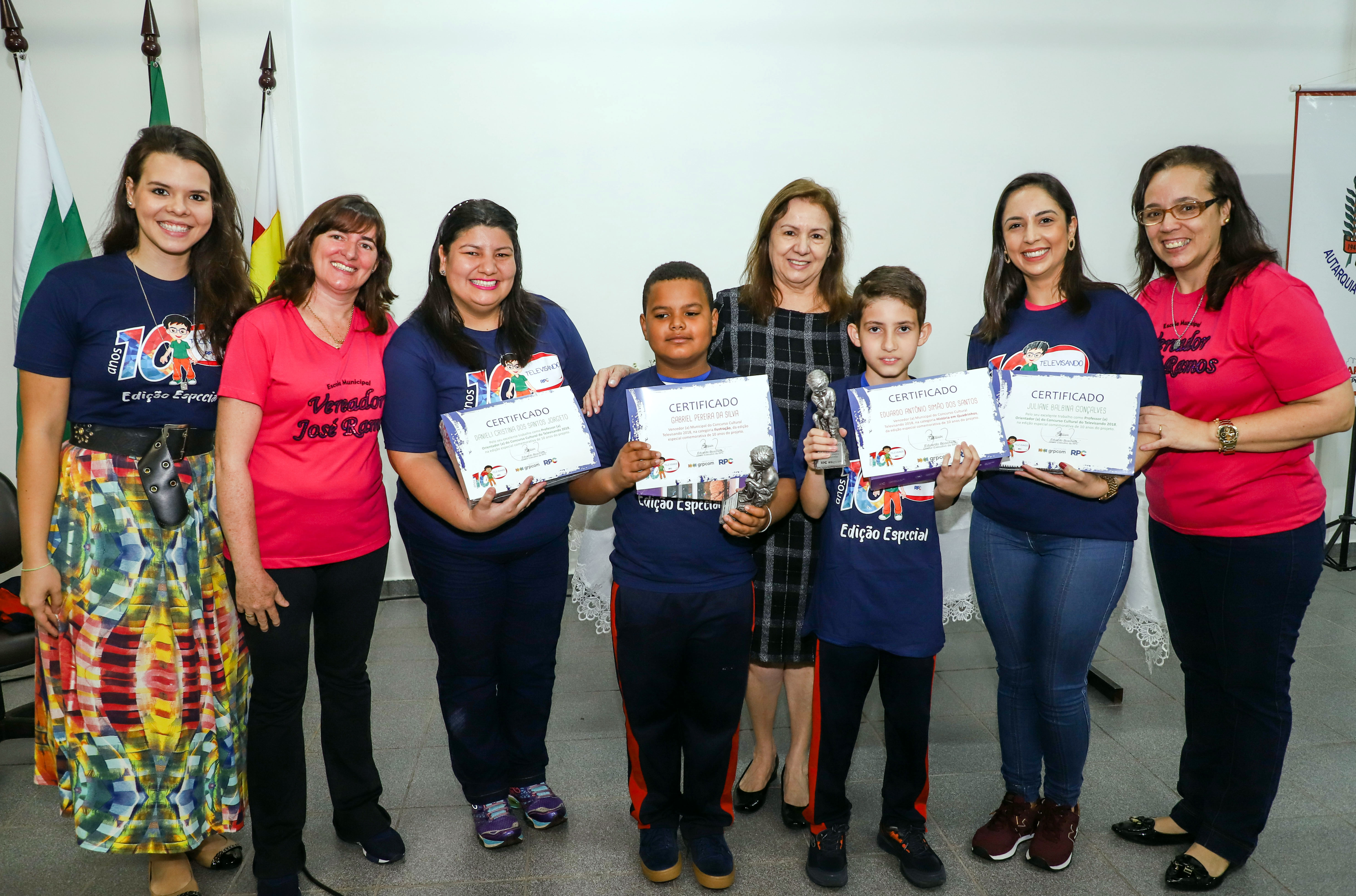 GRPCOM premia professores e alunos da rede municipal