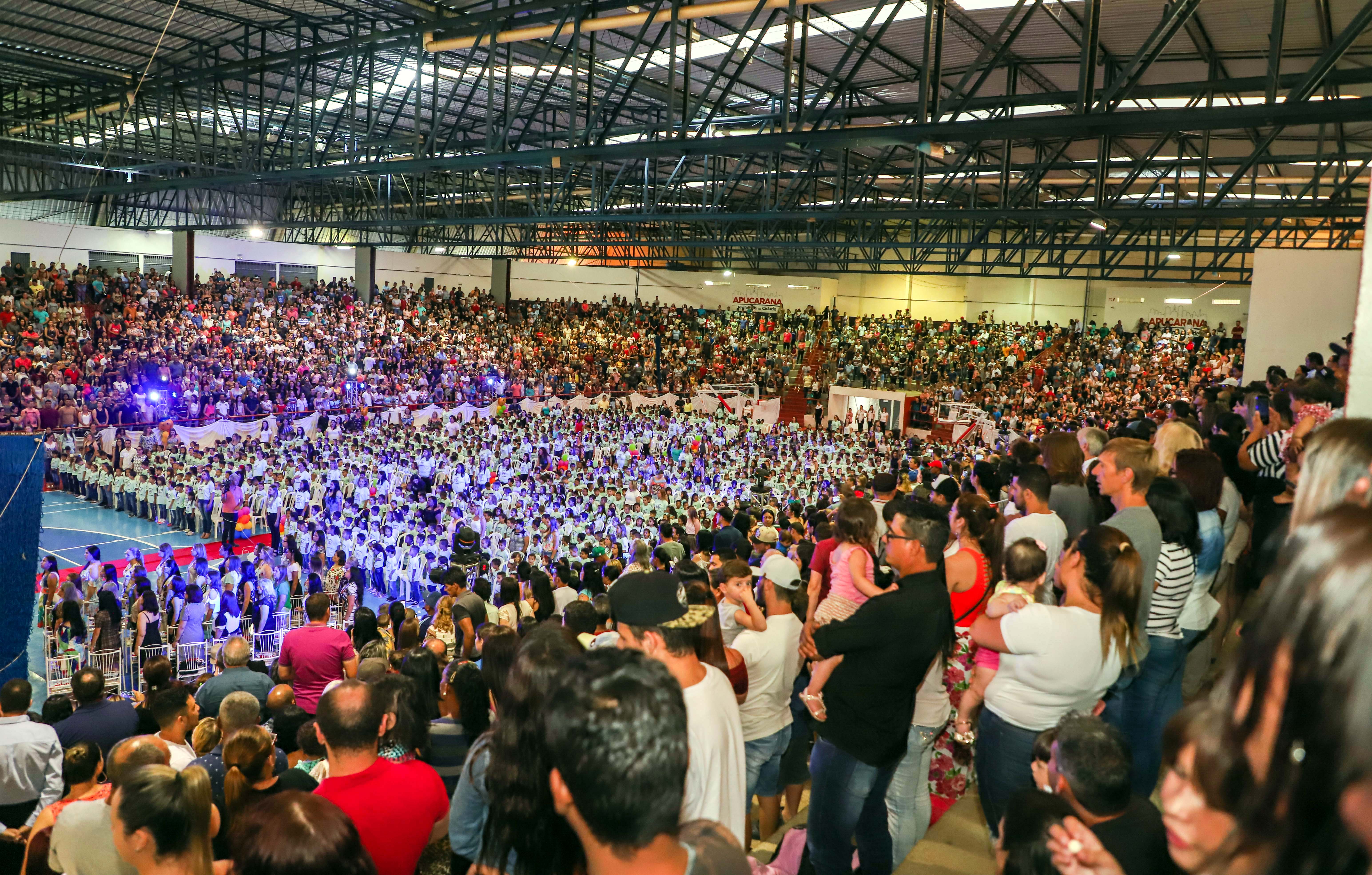 Cerca de 1.200 crianças concluem a pré-escola na rede municipal de Apucarana