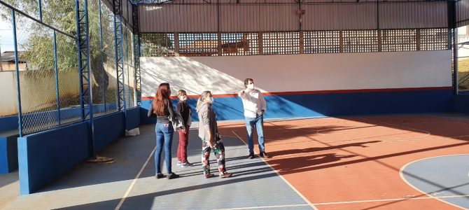 Escola Dr. Osvaldo dos Santos Lima é contemplada com melhorias na quadra esportiva