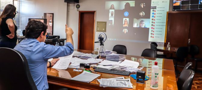 Prefeito Junior da Femac dá posse aos novos membros do Comitê Municipal do Transporte Escolar
