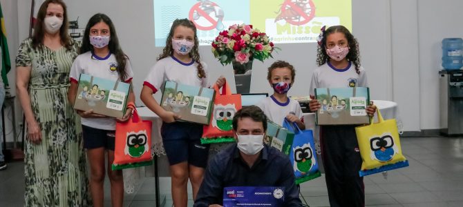 Sistema FAEP/SENAR-PR premia quatro alunos da rede municipal de Apucarana