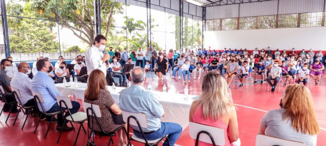 Junior da Femac entrega obras de escola no Jardim Malibu