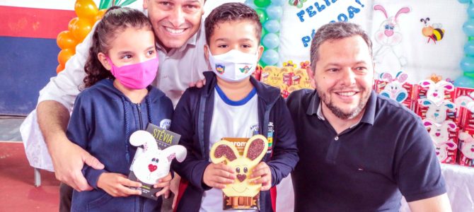 Apucarana distribui chocolates aos mais de doze mil alunos da rede municipal de educação