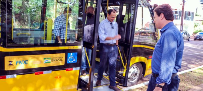 Apucarana autoriza a compra de ônibus mais acessíveis para o transporte escolar