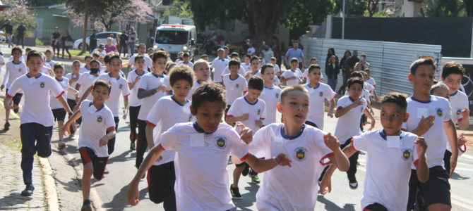 Aproximadamente 700 estudantes participam da segunda etapa  do Circuito de Corridas de Rua das Escolas Municipais