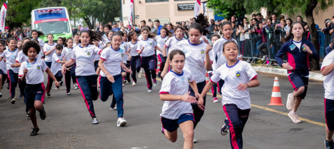 Terceira etapa do Circuito de Corridas de Rua das Escolas Municipais reúne mais de 400 alunos Terceira etapa do Circuito de Corridas de Rua das Escolas Municipais reúne mais de 400 alunos
