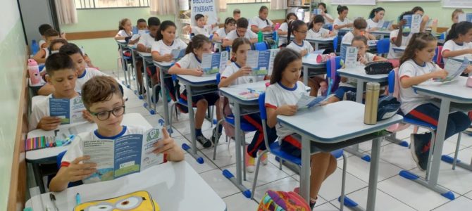 Prevenção à dengue mobiliza professores e estudantes da rede municipal de Apucarana