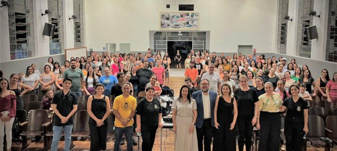 Escola de Pais debate a construção de Plano Municipal pela Primeira Infância