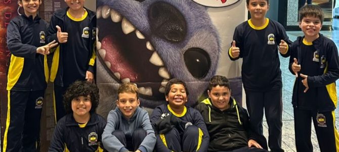Ação cultural leva mais de 350 alunos ao cinema em Apucarana