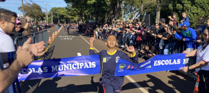 Mais de 700 atletas participam neste domingo da terceira etapa do Circuito de Corridas de Rua das Escolas Municipais de Apucarana