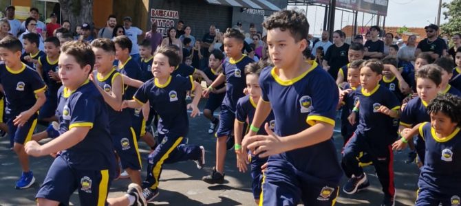 Mais de 700 crianças participam da quarta etapa do Circuito de Corridas de Rua das Escolas Municipais de Apucarana