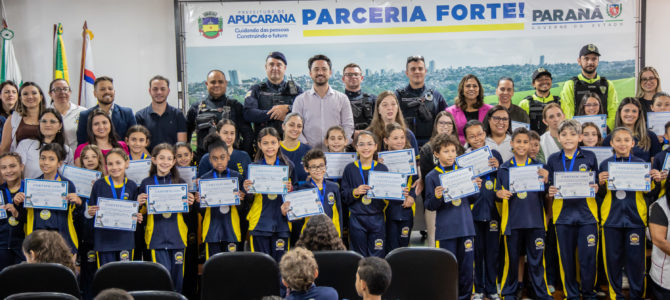 Autarquia Municipal de Educação premia 250 alunos em cinco concursos culturais Autarquia Municipal de Educação premia 250 alunos em cinco concursos culturais