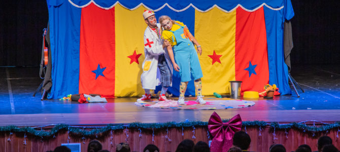 Peça teatral orienta estudantes sobre prevenção à dengue em Apucarana Peça teatral orienta estudantes sobre prevenção à dengue em Apucarana