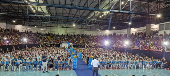 Prefeitura de Apucarana realiza formatura de 1.280 crianças da Educação Infantil Prefeitura de Apucarana realiza formatura de 1.280 crianças da Educação Infantil