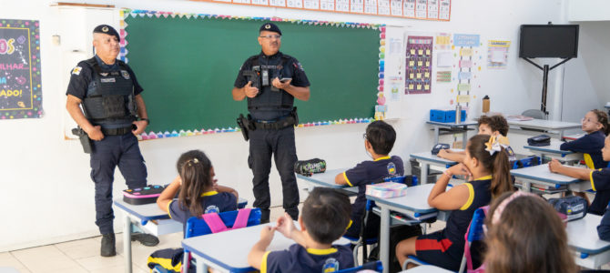Projeto Guarda Mirim Escolar é retomado e leva orientações sobre cidadania, segurança e convivência a estudantes de Apucarana