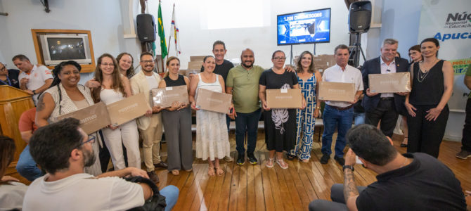 Apucarana recebe sete kits tecnológicos para fortalecer práticas pedagógicas na rede municipal de ensino