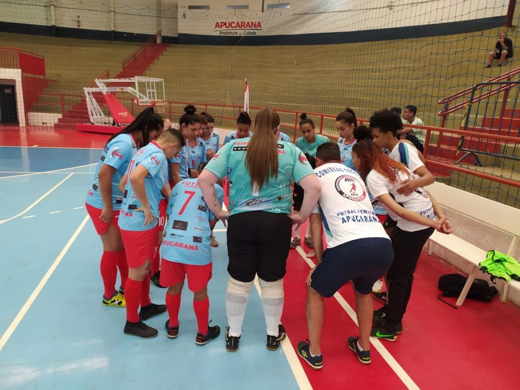 Com Lagoão lotado, Apucarana Futsal vence e fica perto da Série