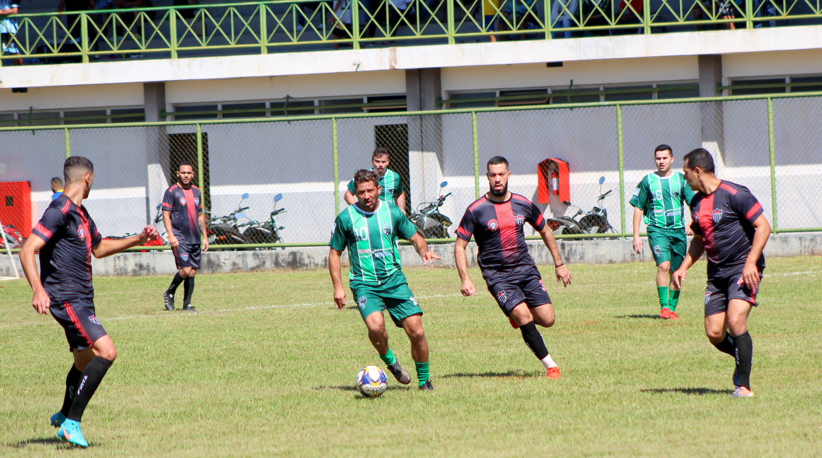 Competição para jovens e masters, Paraná Bom de Bola define