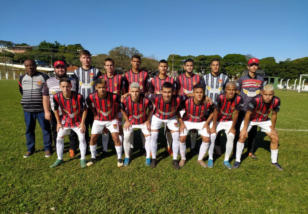 Olho na Bola - Bolão Colônia/ Municipal de Futebol 2014: NotíciasCristiano  Podkowa vence a 3ª apuração do Bolão Colônia/ Municipal de futebol 2013