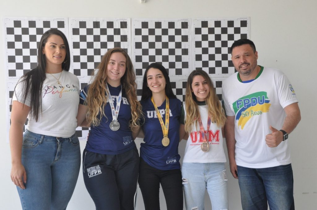 Aluna da UFPR conquista campeonato nacional de Xadrez