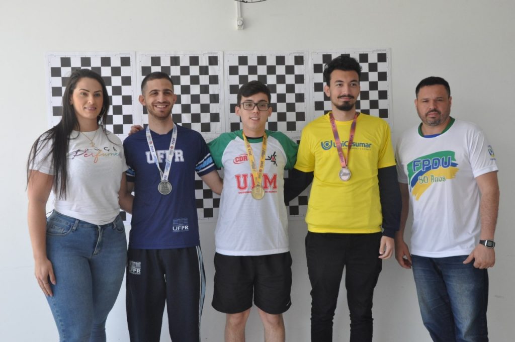 Aluna da UFPR conquista campeonato nacional de Xadrez