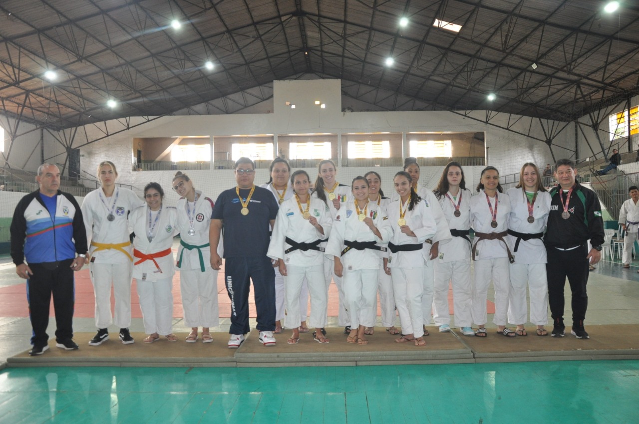 Mulheres dominam equipe de luta olímpica do Brasil