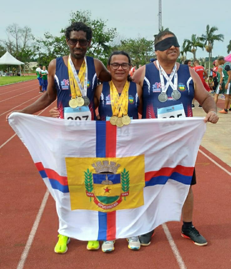 SESA - Meninas do futebol de salão da Sesa recebem medalhas e