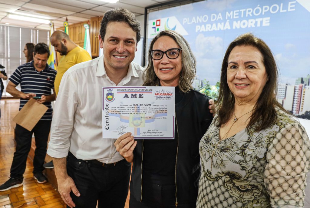 Professora londrinense vence prêmio do  com ensino de matemática