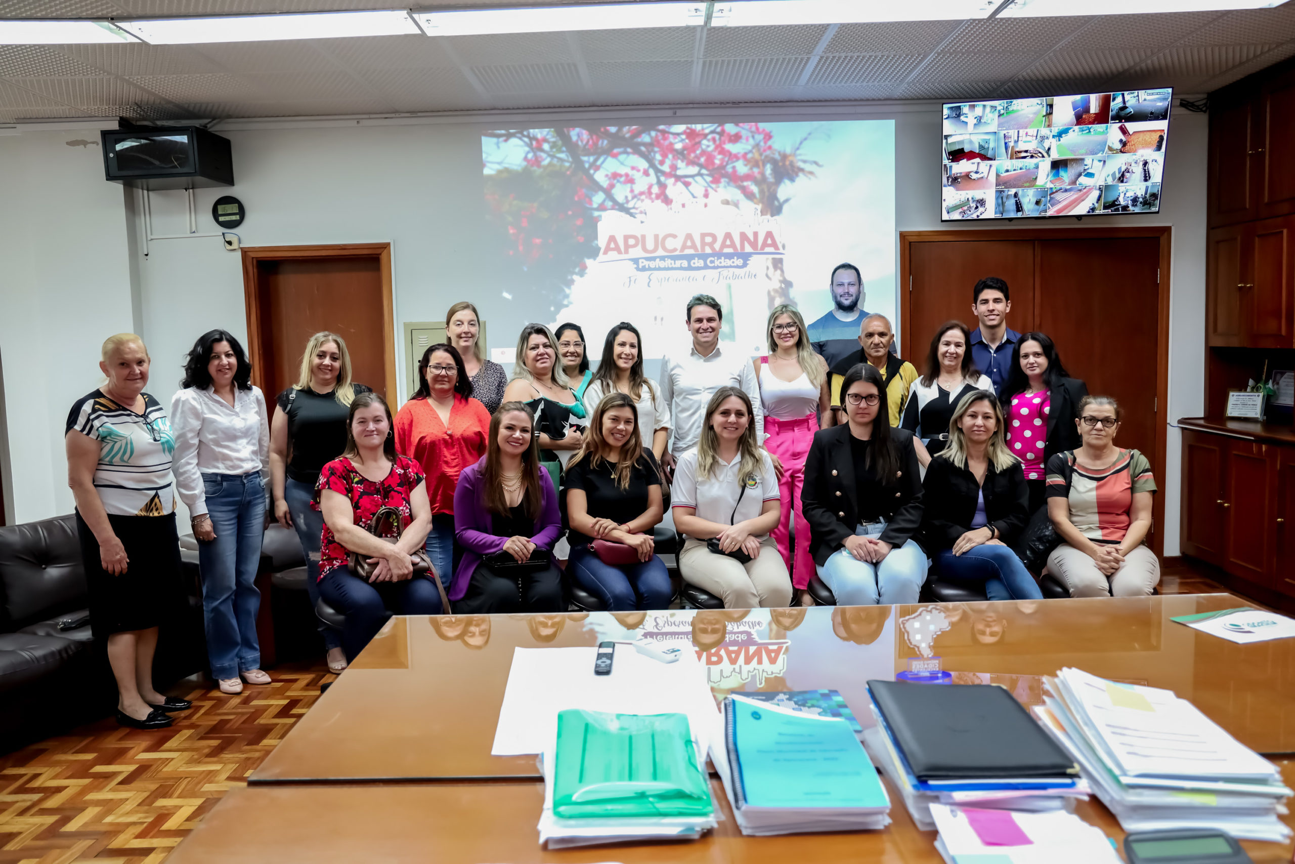 Diretores e coordenadores eleitos pela comunidade escolar são empossados na  rede municipal de ensino