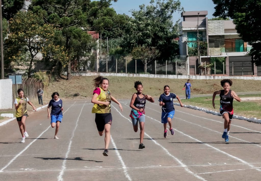 Jogos Escolares da Região do Vale do Araranguá já tem campeões no xadrez,  tênis de mesa e atletismo - ACN - Agência Catarinense de Notícias