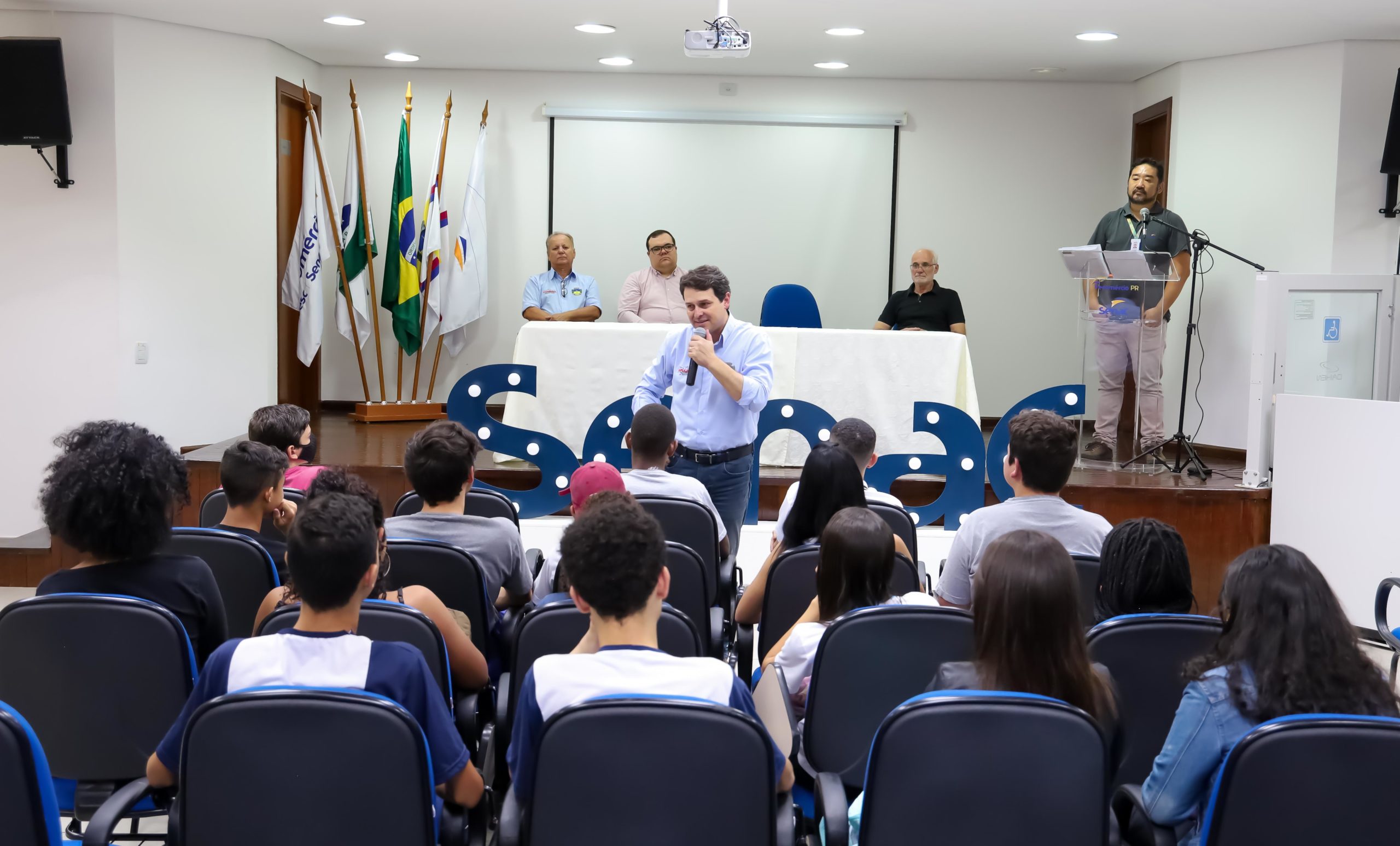 Professores da rede municipal de ensino participam de aula inaugural da  formação em xadrez