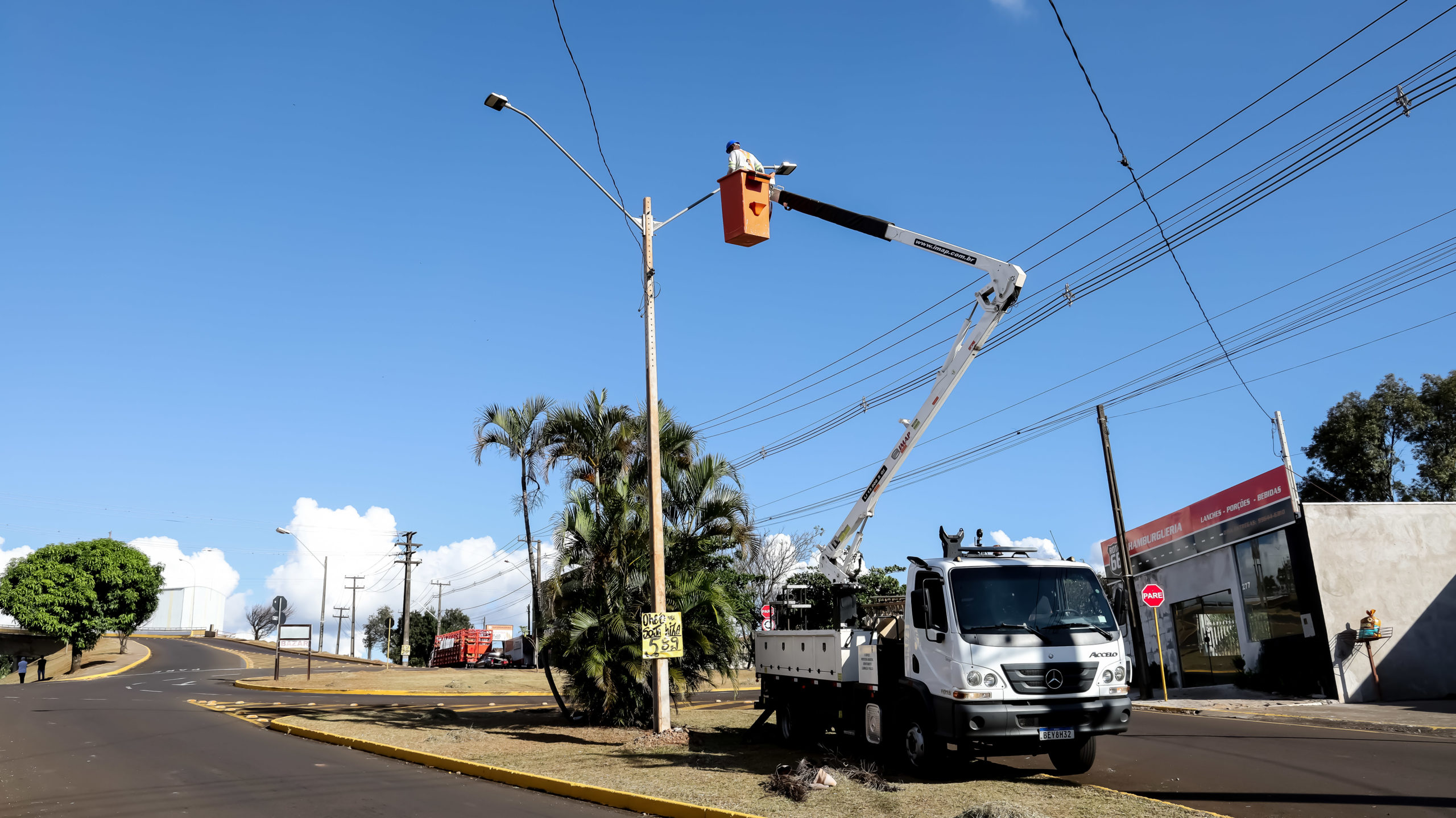 Trecho urbano da BR-277 ganha nova iluminação em tecnologia LED -  Prefeitura de Curitiba