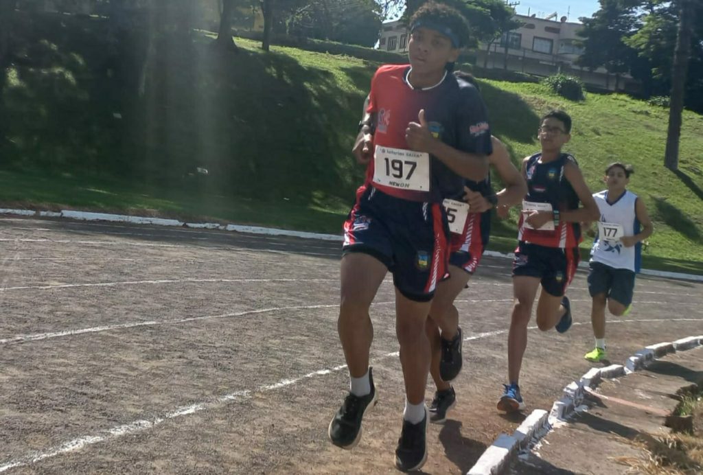 Alunos da rede municipal participam de Campeonato de Xadrez - Prefeitura de  Bragança Paulista