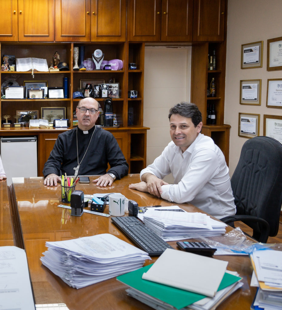 Bispo Diocesano - Dom Carlos José de Oliveira