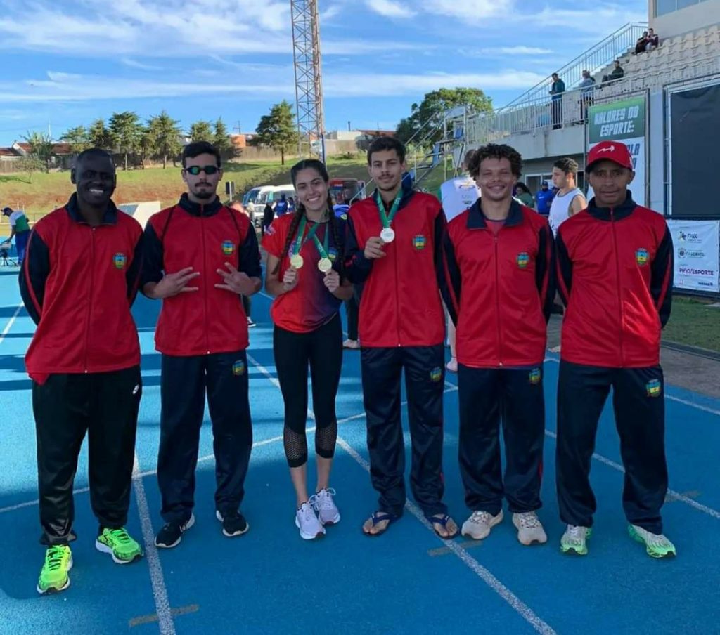 SOGIPA - É campeã! 🏆🔴 A Sogipa levou a melhor no Campeonato Estadual de  Atletismo Sub-16 após os atletas sogipanos conquistarem dez medalhas de  ouro para o clube. Os destaques da equipe