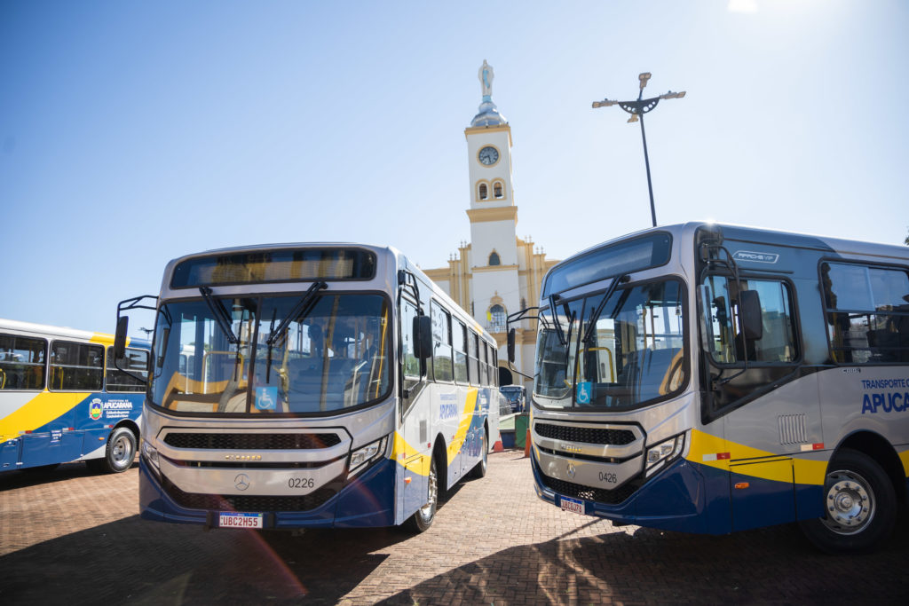 Entrega de Onibus Val002