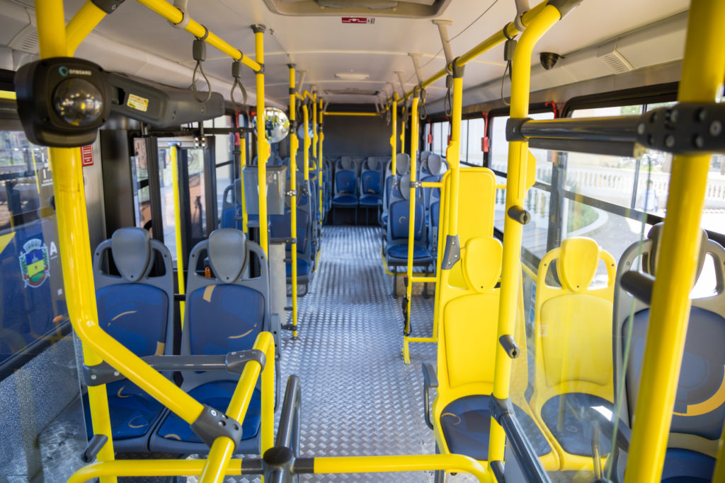 Entrega de Onibus Val005