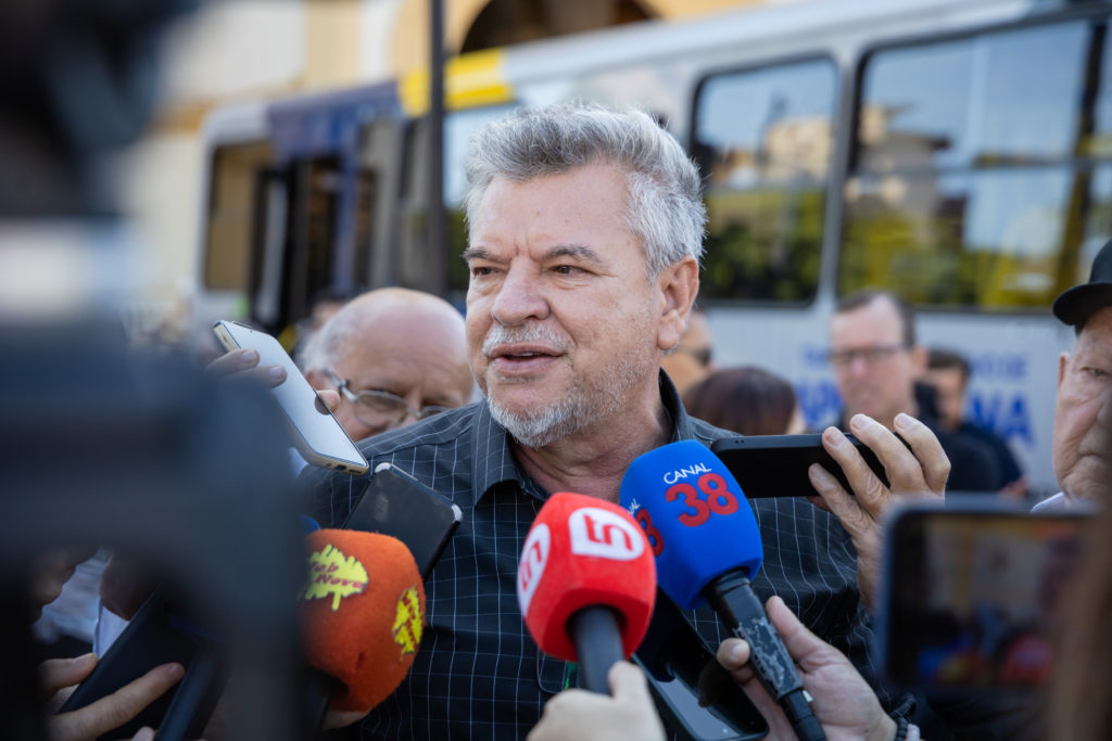 Entrega de Onibus Val019