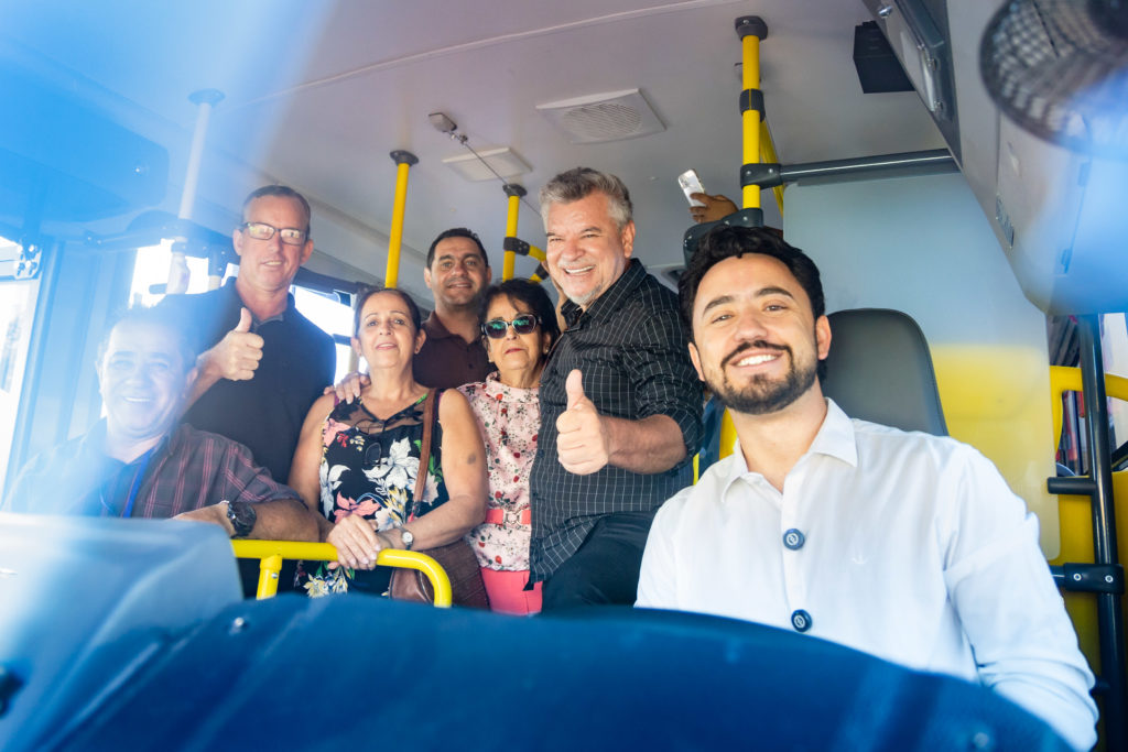 Entrega de Onibus Val022