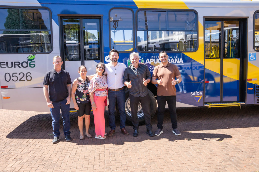 Entrega de Onibus Val025