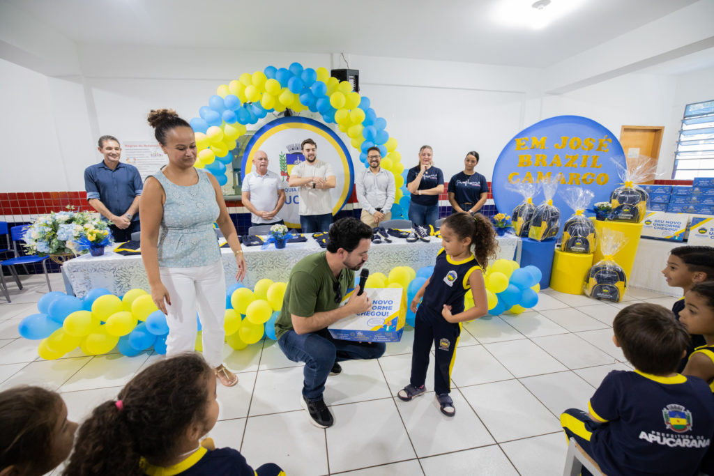 27-03-2026_entrega_uniforme_escolar-15