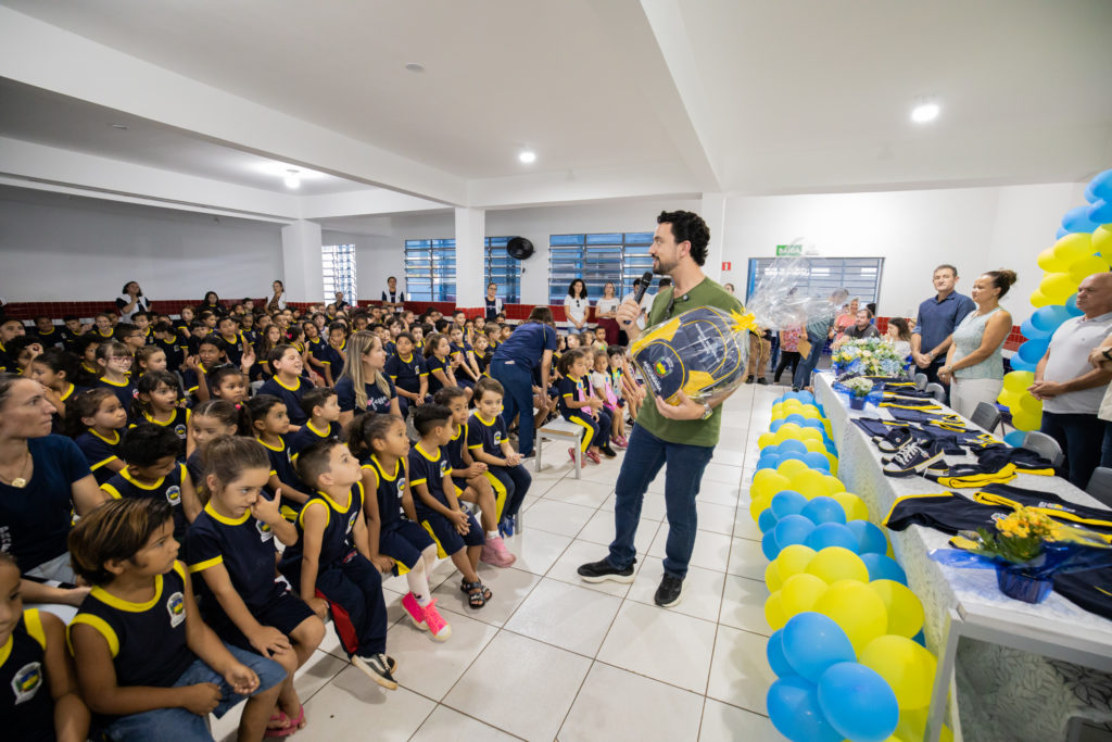 27-03-2026_entrega_uniforme_escolar-18