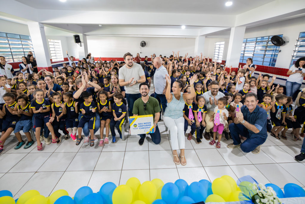 27-03-2026_entrega_uniforme_escolar-8