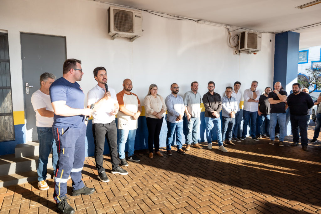 2026-04-01_Entrega_ambulancia_veiculo_-4