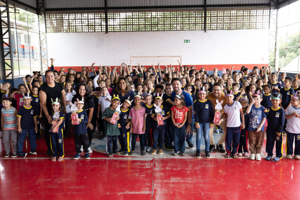 2026-04-02_entrega_bombons_ovos_chocolate_211